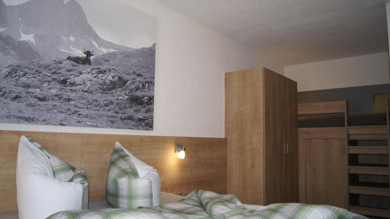 Landhaus Zangerl - Kobelerhof Landeck Esterno foto