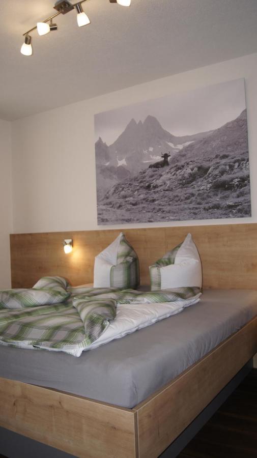 Landhaus Zangerl - Kobelerhof Landeck Esterno foto