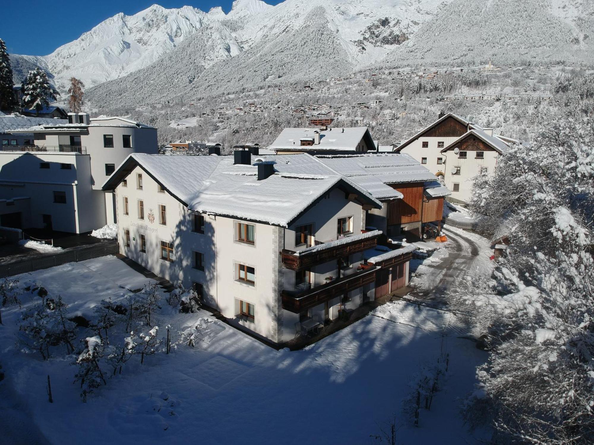 Landhaus Zangerl - Kobelerhof Landeck Esterno foto