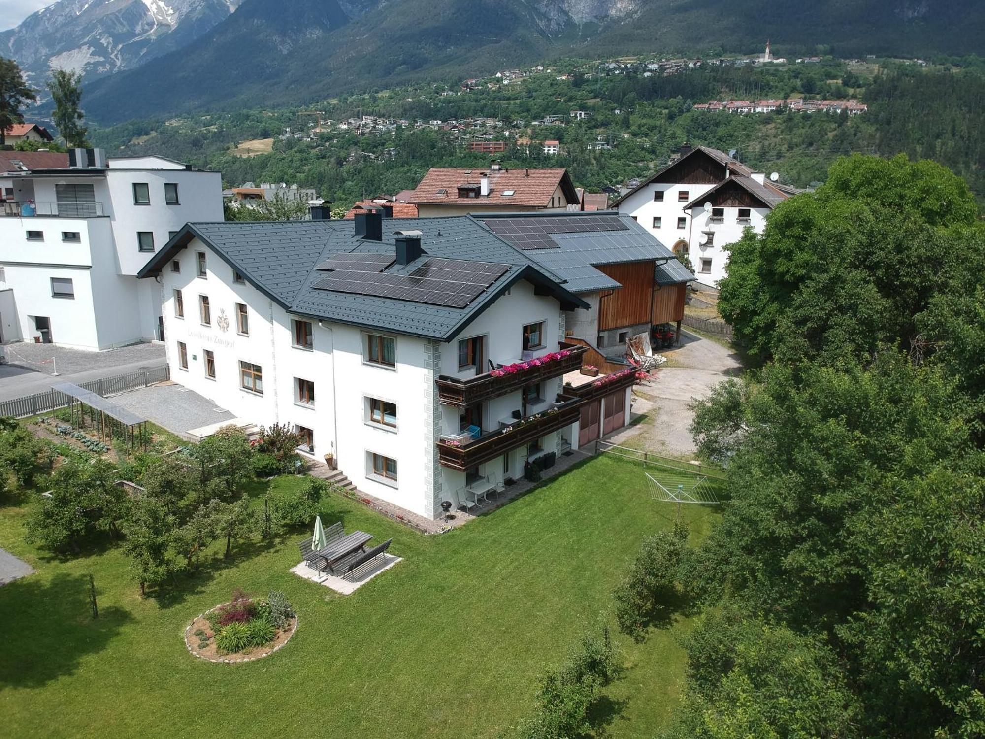 Landhaus Zangerl - Kobelerhof Landeck Esterno foto